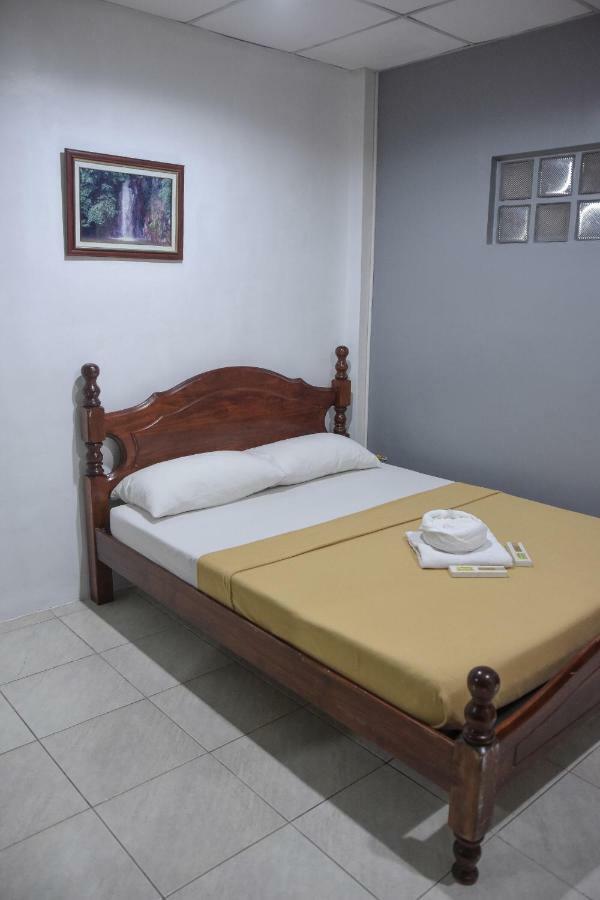 Tiptop Tower Suite Inn Dumaguete City Exterior foto