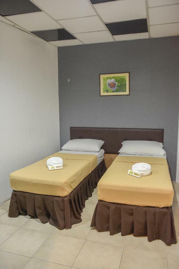 Tiptop Tower Suite Inn Dumaguete City Exterior foto