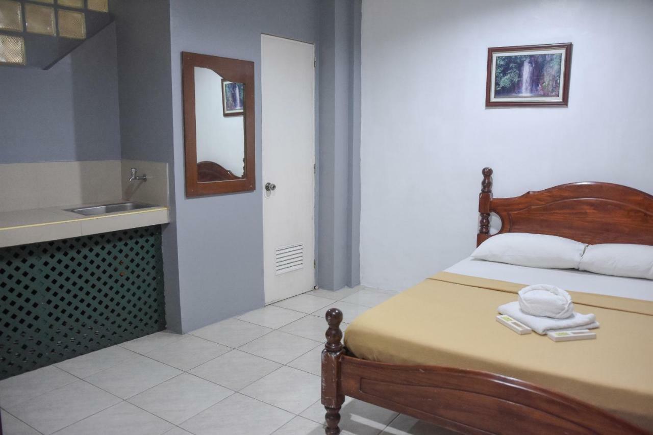 Tiptop Tower Suite Inn Dumaguete City Exterior foto