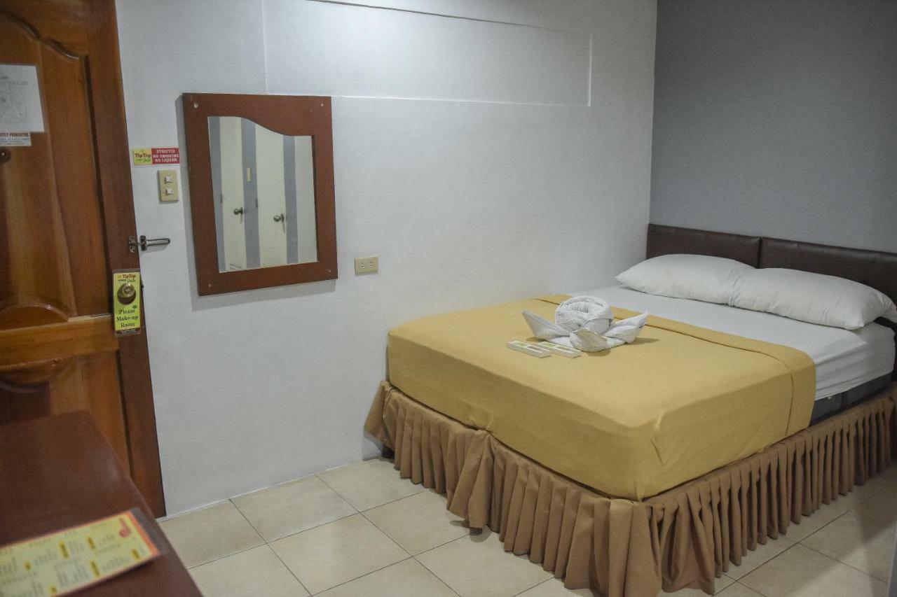 Tiptop Tower Suite Inn Dumaguete City Exterior foto